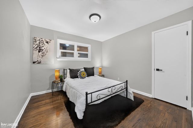 21951 Parklawn Street, Oak Park, MI 48237
