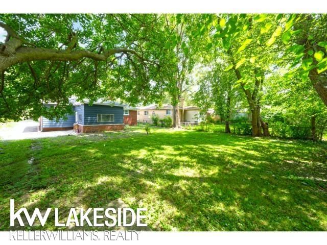 21951 Parklawn Street, Oak Park, MI 48237
