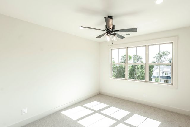 339 Raintree Dr, Hendersonville, TN 37075