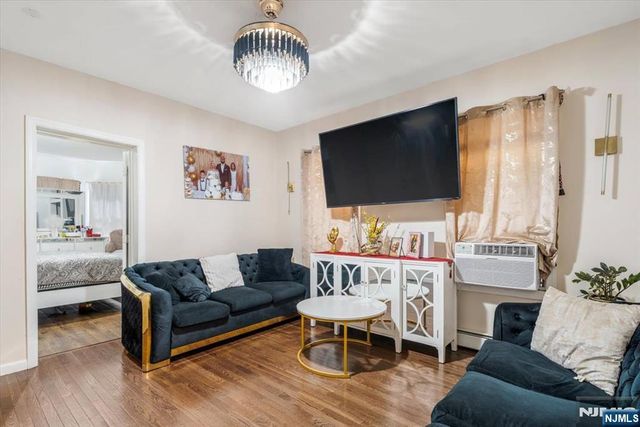 413 Hamilton Avenue, Paterson, NJ 07514