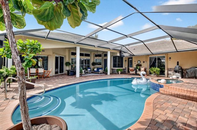 10305 Avenida Del Rio, Delray Beach, FL 33446