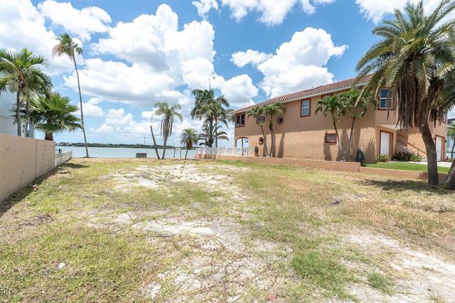 852 BAY POINT DRIVE, Madeira Beach, FL 33708