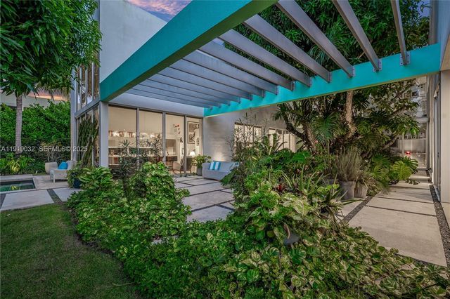 6495 SW 85th St, Miami, FL 33143