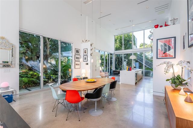 6495 SW 85th St, Miami, FL 33143