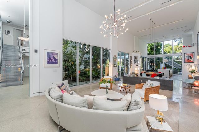 6495 SW 85th St, Miami, FL 33143