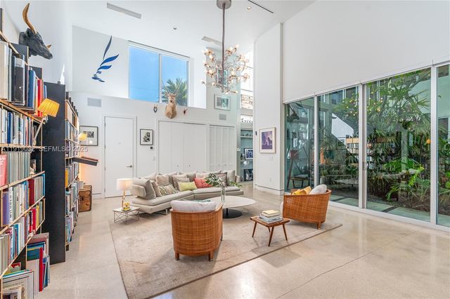 6495 SW 85th St, Miami, FL 33143