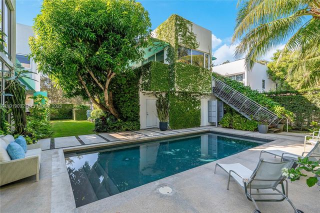 6495 SW 85th St, Miami, FL 33143