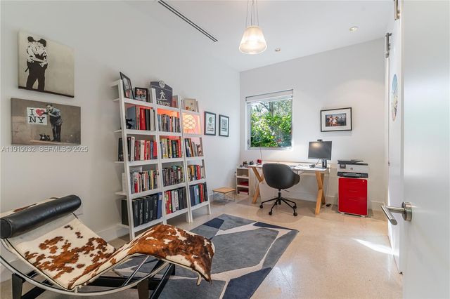 6495 SW 85th St, Miami, FL 33143