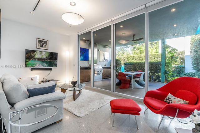 6495 SW 85th St, Miami, FL 33143