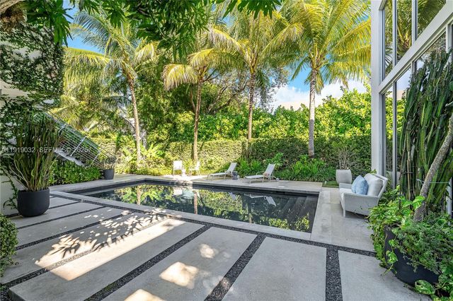 6495 SW 85th St, Miami, FL 33143