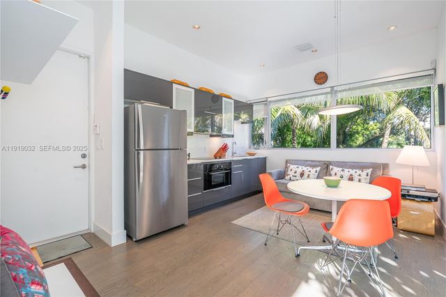 6495 SW 85th St, Miami, FL 33143