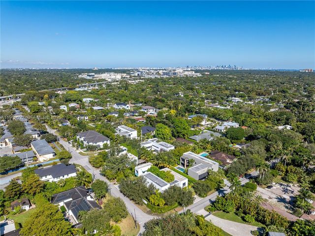 6495 SW 85th St, Miami, FL 33143