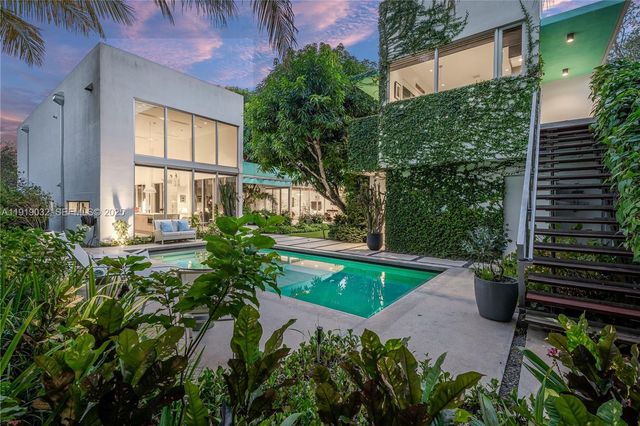 6495 SW 85th St, Miami, FL 33143