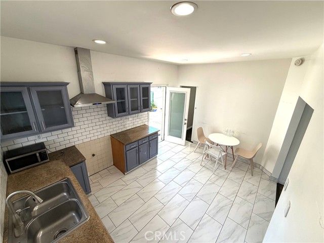 3008 W 30th Street, Los Angeles, CA 90018