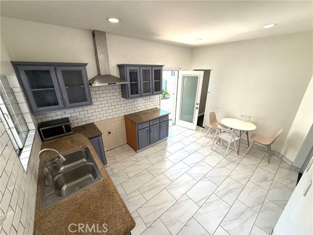 3008 W 30th Street, Los Angeles, CA 90018