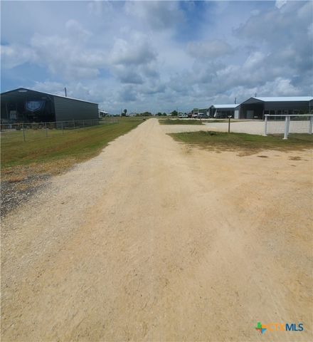 309 S 14th Street, Seadrift, TX 77983