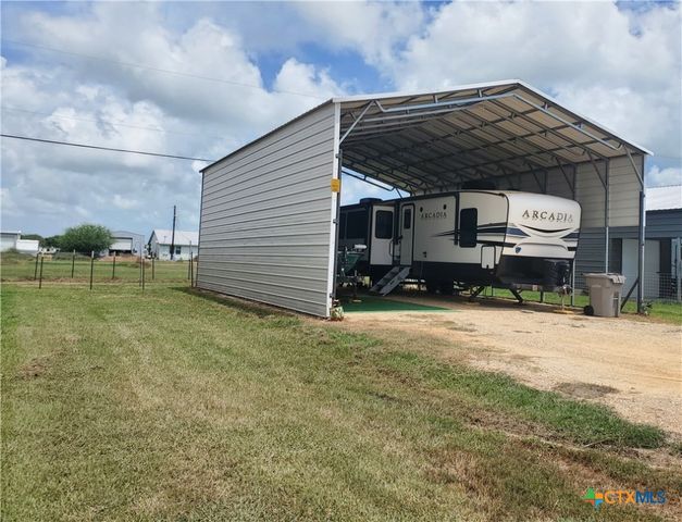 309 S 14th Street, Seadrift, TX 77983