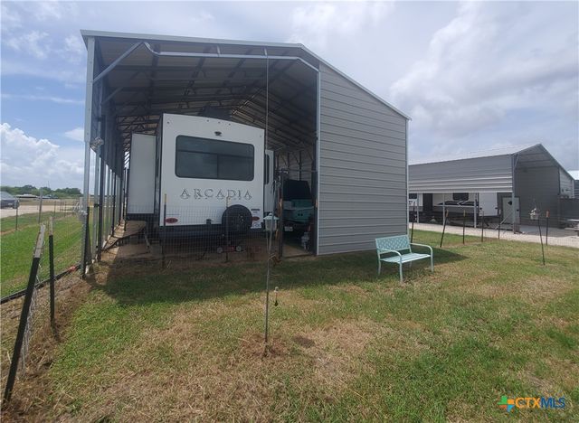 309 S 14th Street, Seadrift, TX 77983