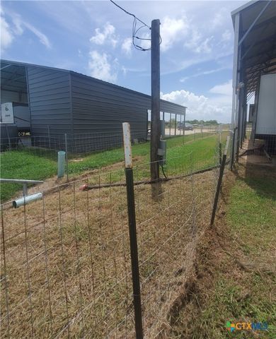 309 S 14th Street, Seadrift, TX 77983