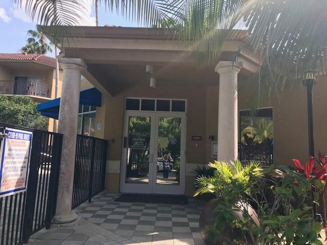 741 N Pine Island Road 303, Plantation, FL 33324