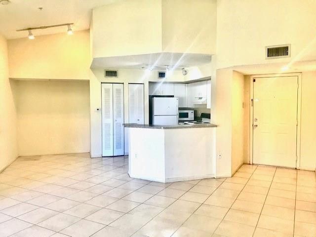 741 N Pine Island Road 303, Plantation, FL 33324