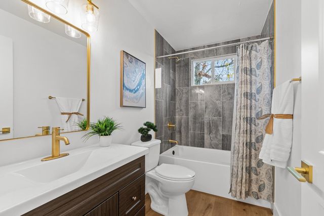 725 Jo Ann Ln, Roseville, CA 95678