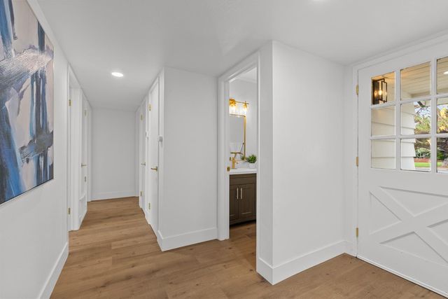 725 Jo Ann Ln, Roseville, CA 95678