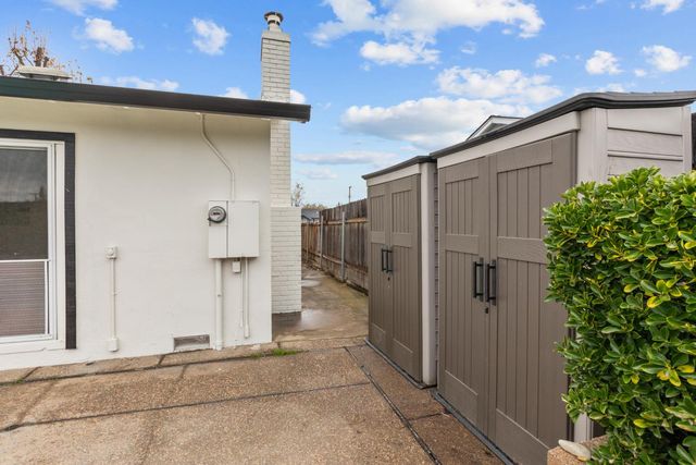 725 Jo Ann Ln, Roseville, CA 95678