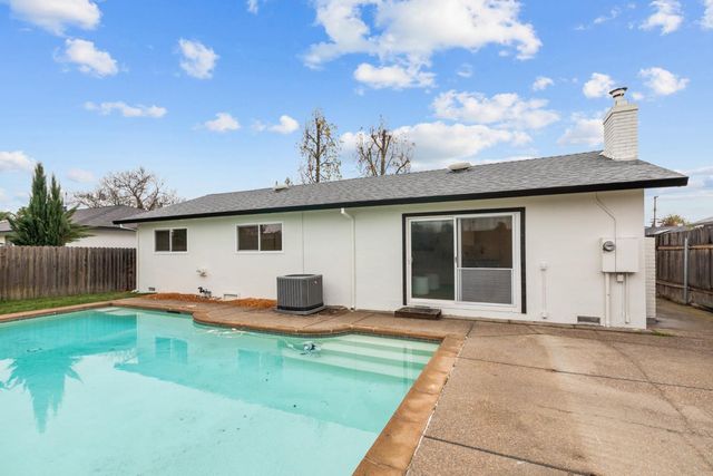 725 Jo Ann Ln, Roseville, CA 95678