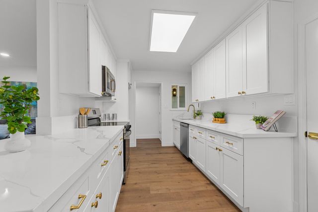 725 Jo Ann Ln, Roseville, CA 95678