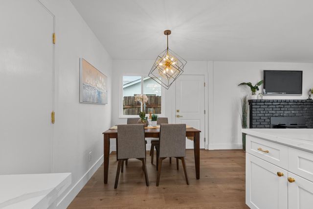 725 Jo Ann Ln, Roseville, CA 95678