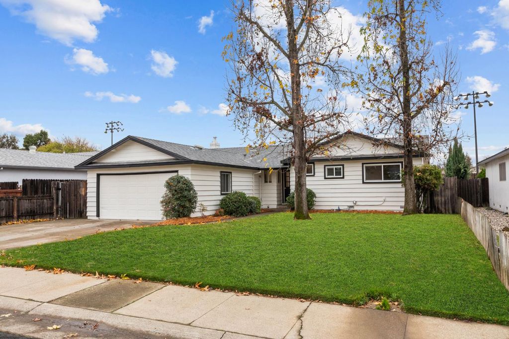 725 Jo Ann Ln, Roseville, CA 95678