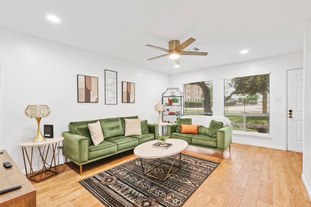 2807 Wildflower Drive 2, Bryan, TX 77802