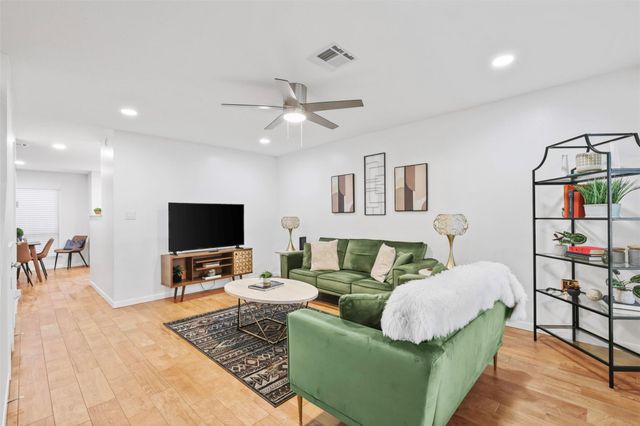 2807 Wildflower Drive 2, Bryan, TX 77802