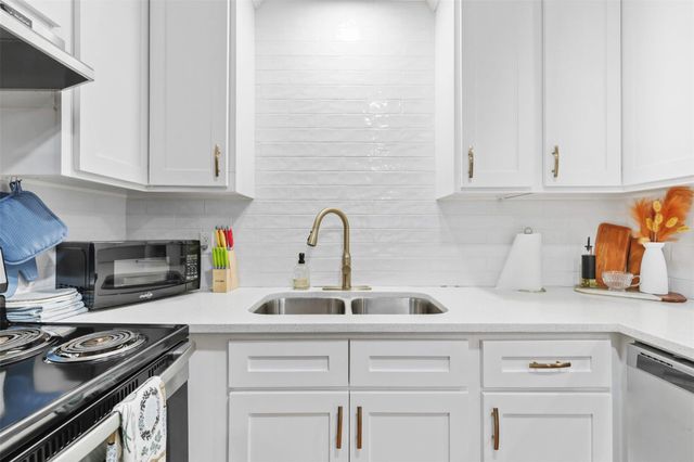 2807 Wildflower Drive 2, Bryan, TX 77802