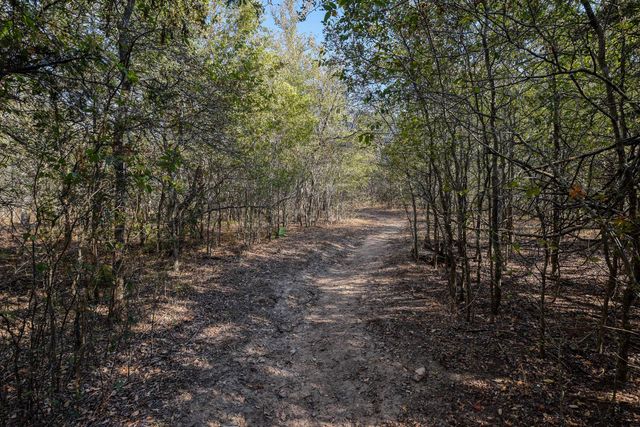 183 Clover RD, Cedar Creek, TX 78612