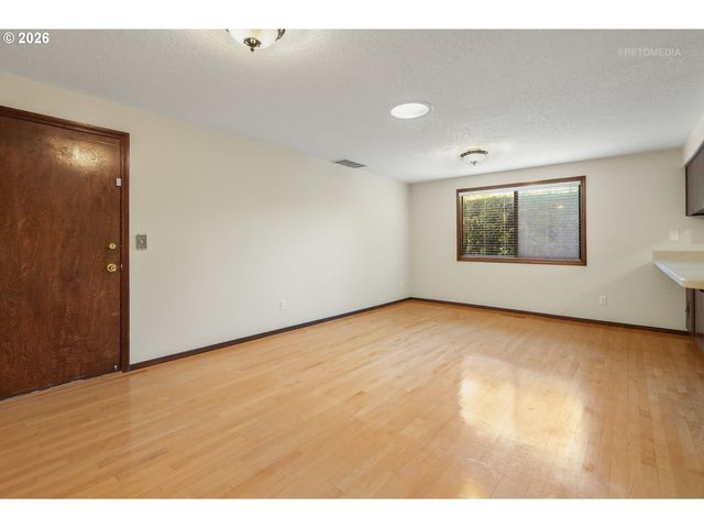 14755 Sw CAROLWOOD Dr, Beaverton, OR 97007