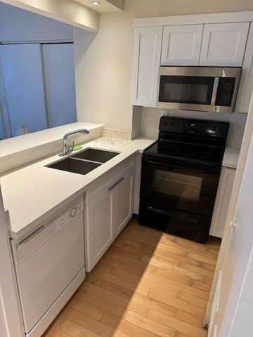 540 Brickell Key Dr 1214, Miami, FL 33131