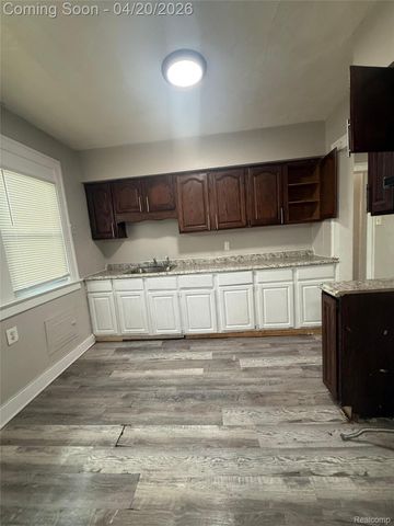 13526 La Salle Boulevard, Detroit, MI 48238