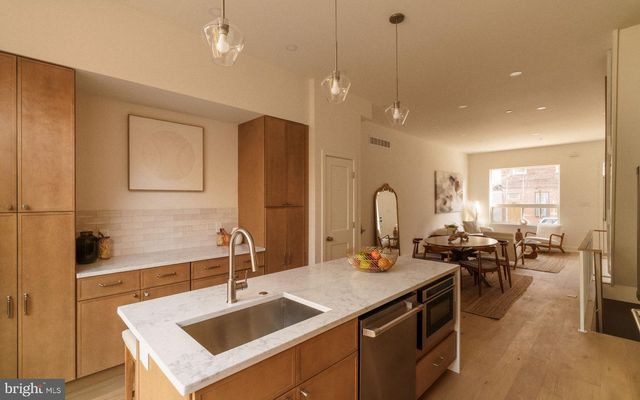 520 S 17TH ST, Philadelphia, PA 19146