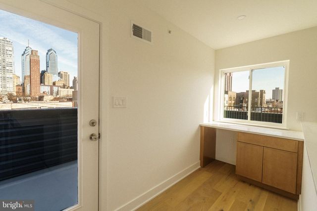 520 S 17TH ST, Philadelphia, PA 19146