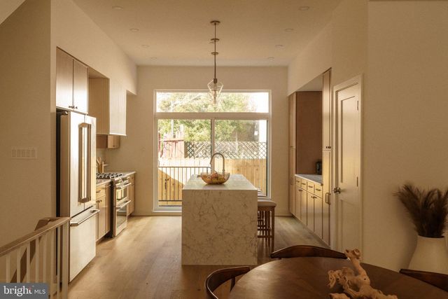 520 S 17TH ST, Philadelphia, PA 19146