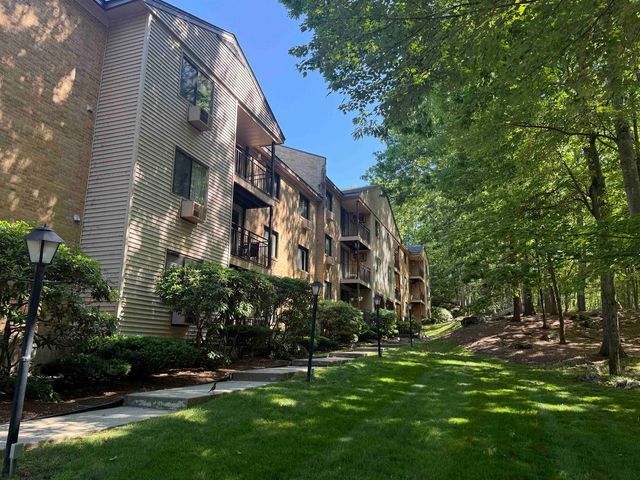 19 Country Club Dr Apt 32, Manchester, NH 03102