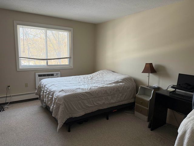 19 Country Club Dr Apt 32, Manchester, NH 03102