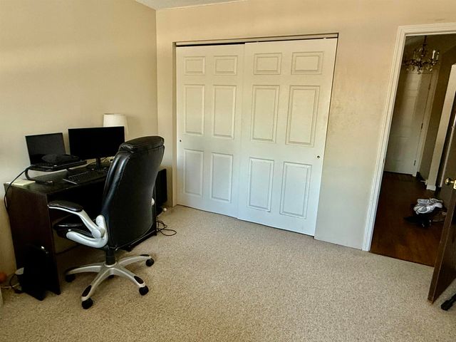 19 Country Club Dr Apt 32, Manchester, NH 03102