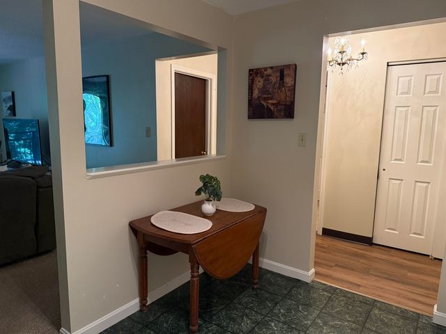 19 Country Club Dr Apt 32, Manchester, NH 03102
