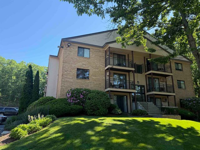 19 Country Club Dr Apt 32, Manchester, NH 03102