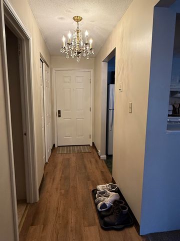 19 Country Club Dr Apt 32, Manchester, NH 03102