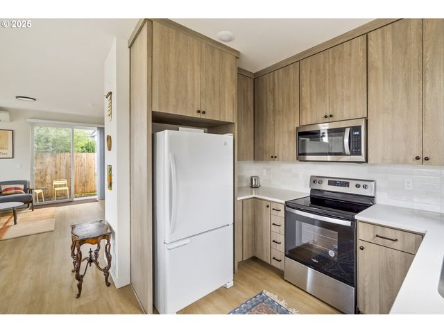 6276 Ne 6TH Ave, Portland, OR 97211