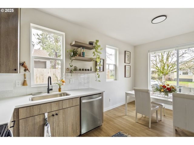 6276 Ne 6TH Ave, Portland, OR 97211